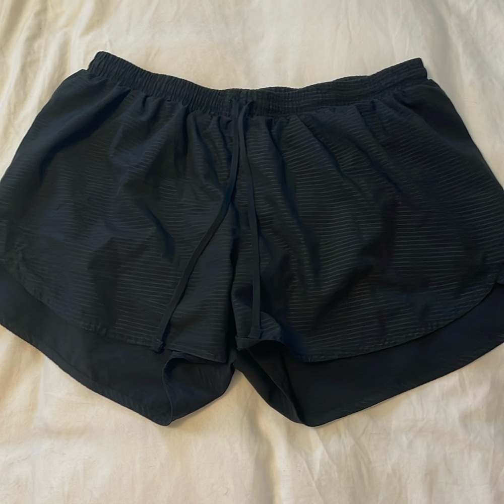 Old Navy Active Go-Dry black on black shorts Large